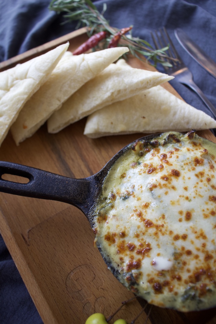 Order Spinach and Artichoke Dip food online from G's Pizza store, New Orleans on bringmethat.com