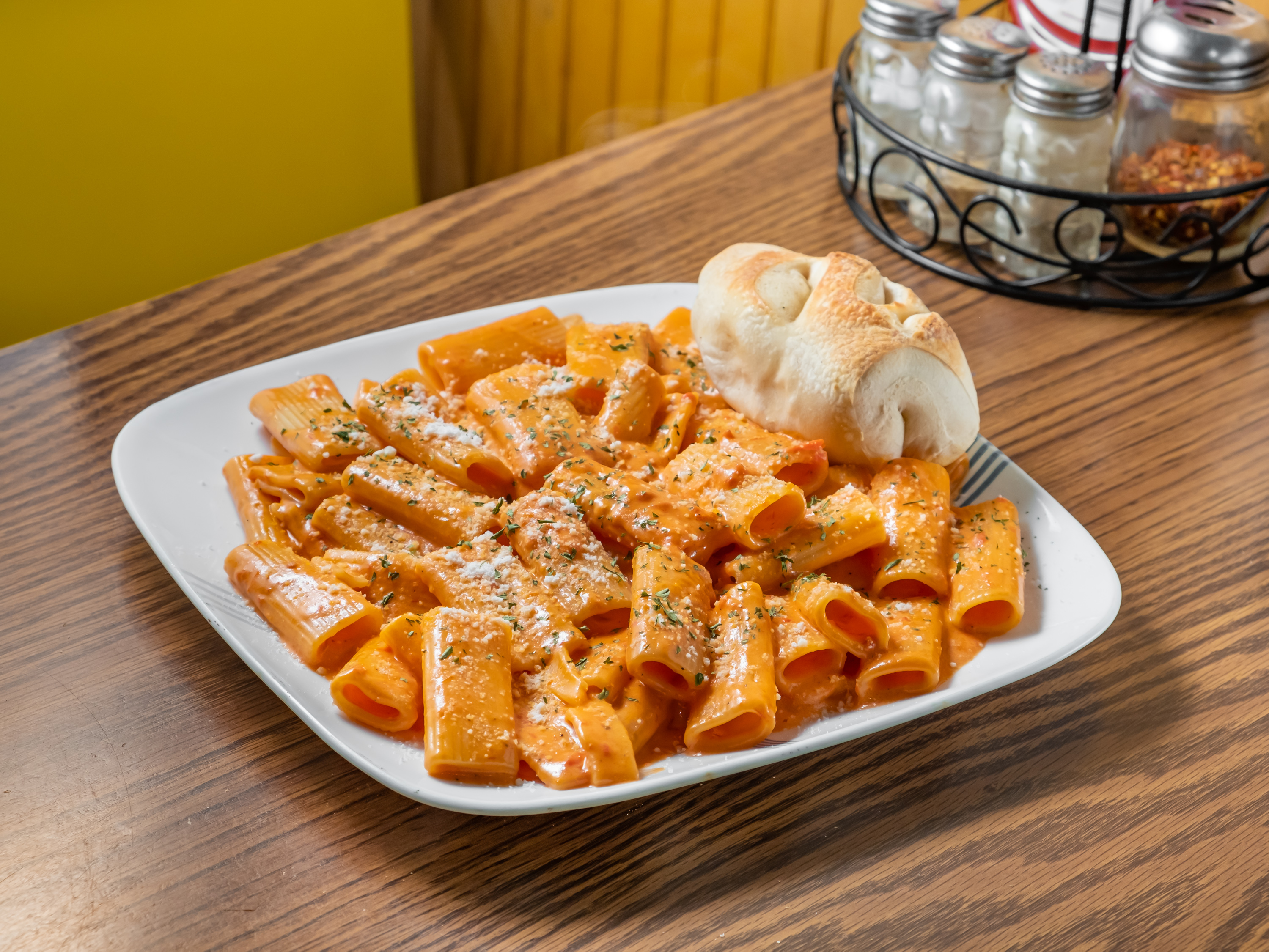 Order Rigatoni alla Vodka food online from Anthony's Pizza Palace store, Trenton on bringmethat.com