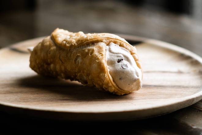 Order CANNOLI food online from Due Focacceria store, Saint Paul on bringmethat.com