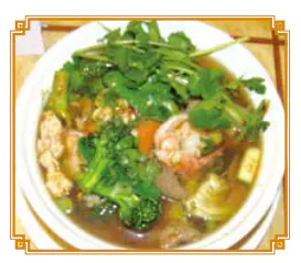 Order 30. Wor Wonton Soup food online from Sam's China Bistro store, El Paso on bringmethat.com