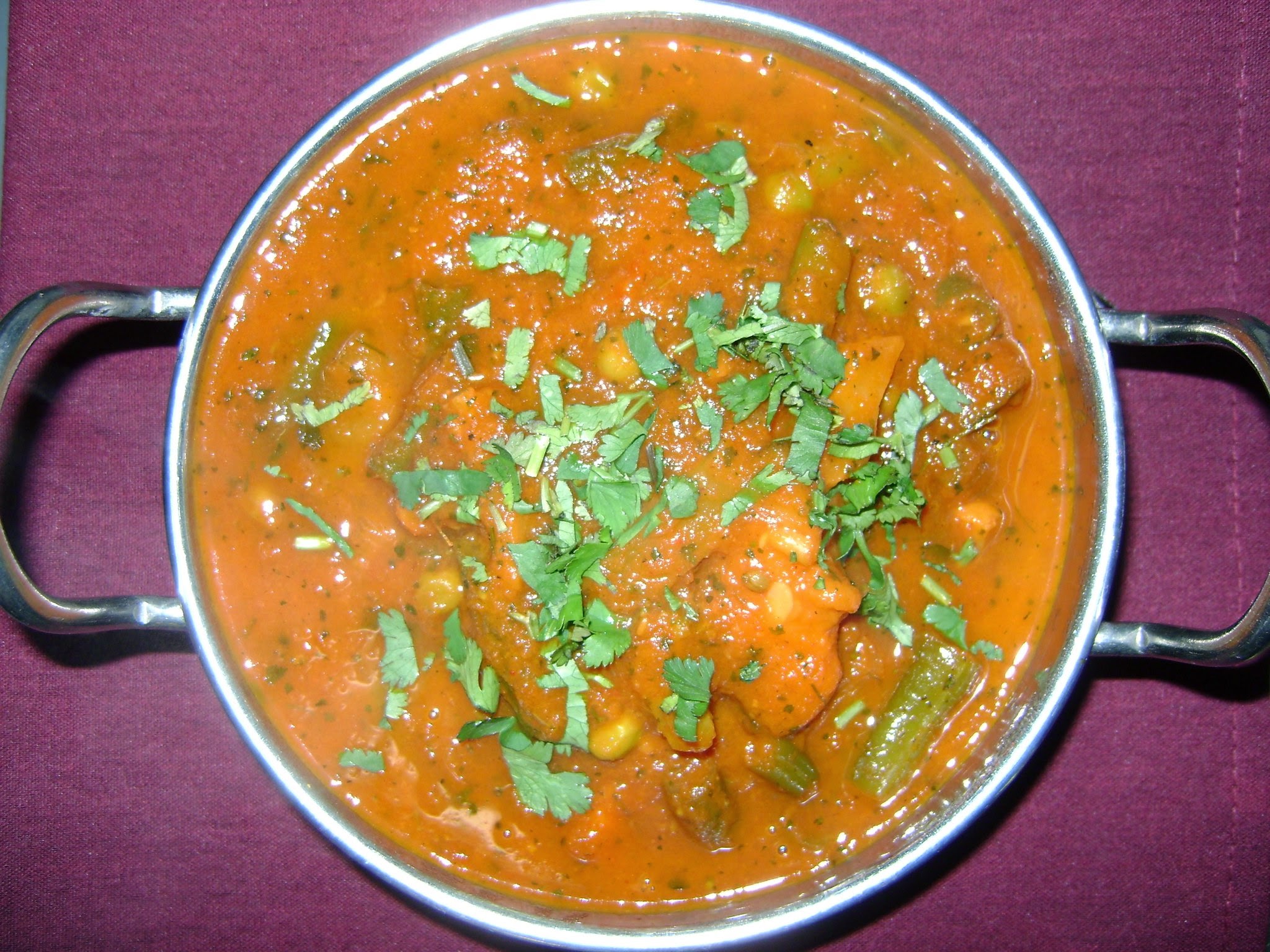 Order Mixed Vegetable Curry (Vegan) food online from Village Tandoor store, Northridge on bringmethat.com