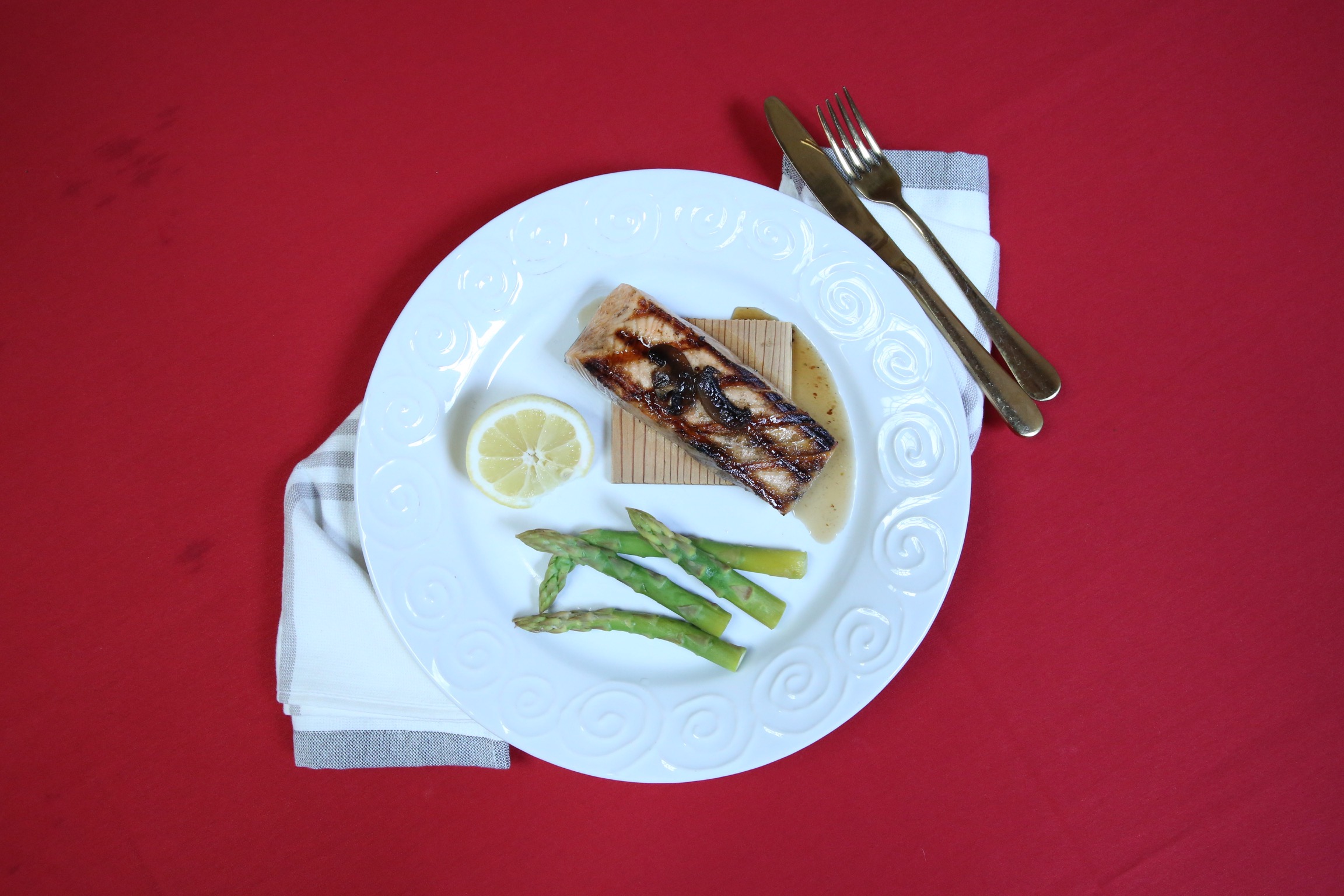 Order Maple Rosemary Salmon with grilled vegetables  food online from Zhivago store, Skokie on bringmethat.com
