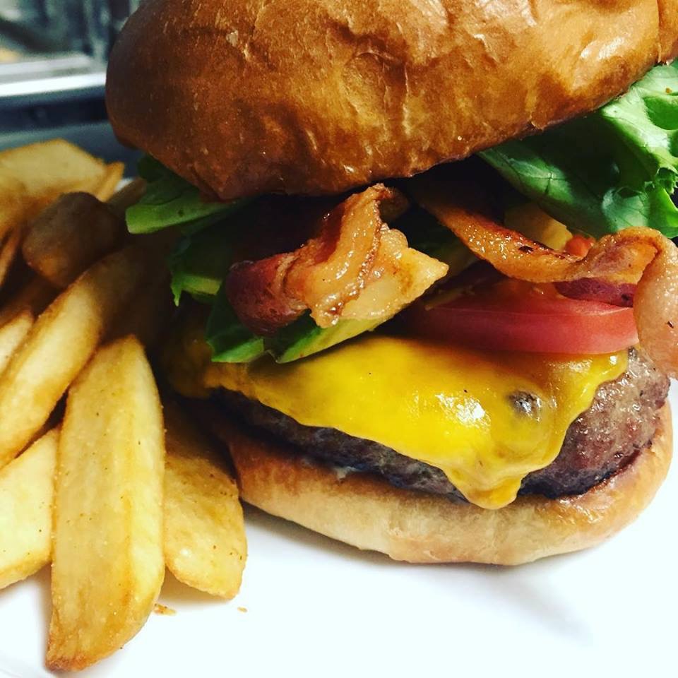Order Classic Cheese Burger food online from Black Horse Tavern and Grill store, Norco on bringmethat.com