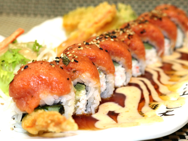 Order Hot Night Roll food online from Sushiraw store, Los Angeles on bringmethat.com