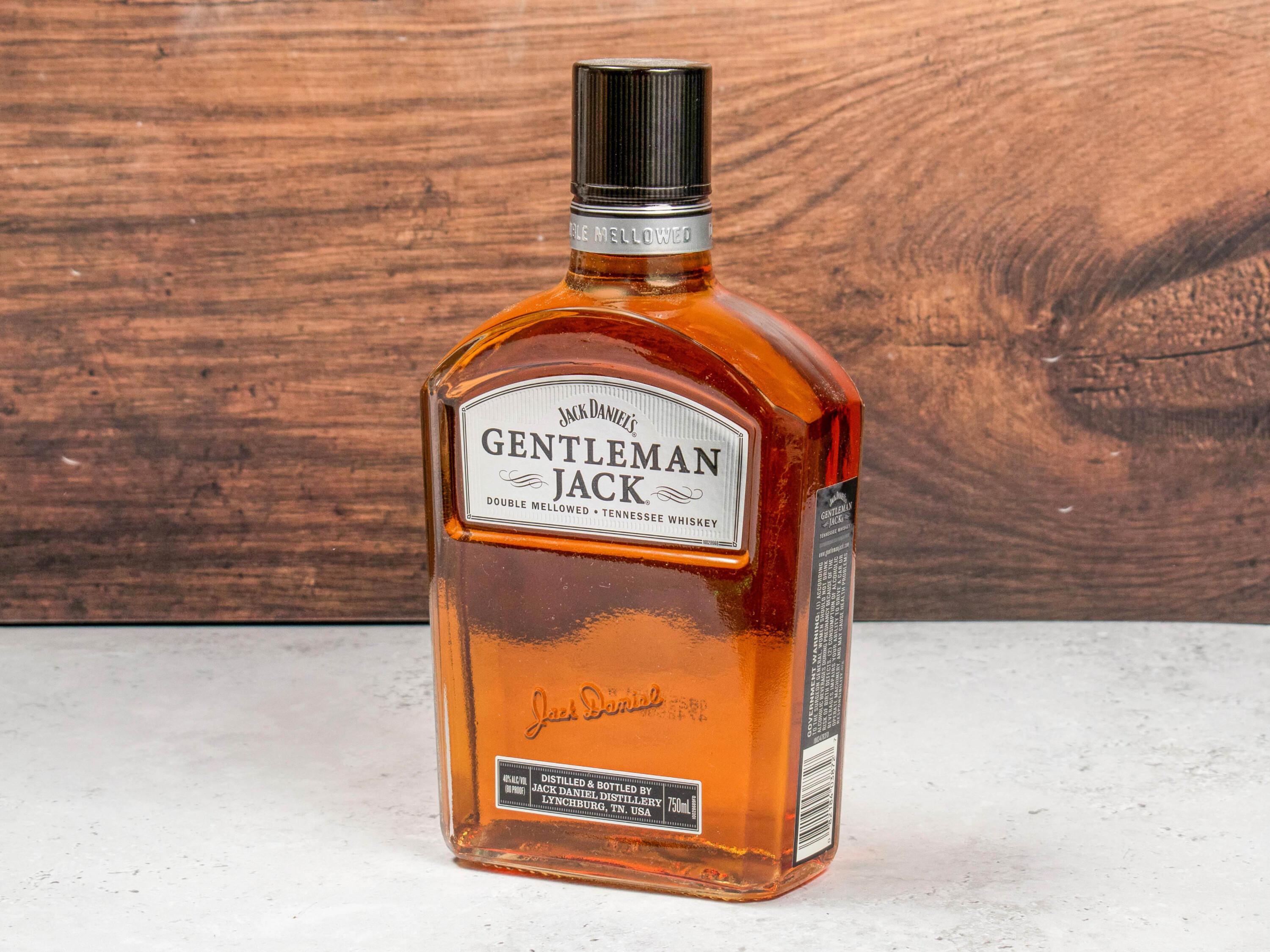 Order Gentleman Jack Double Mellowed Tennessee Whiskey food online from Liquor Deli store, La Puente on bringmethat.com
