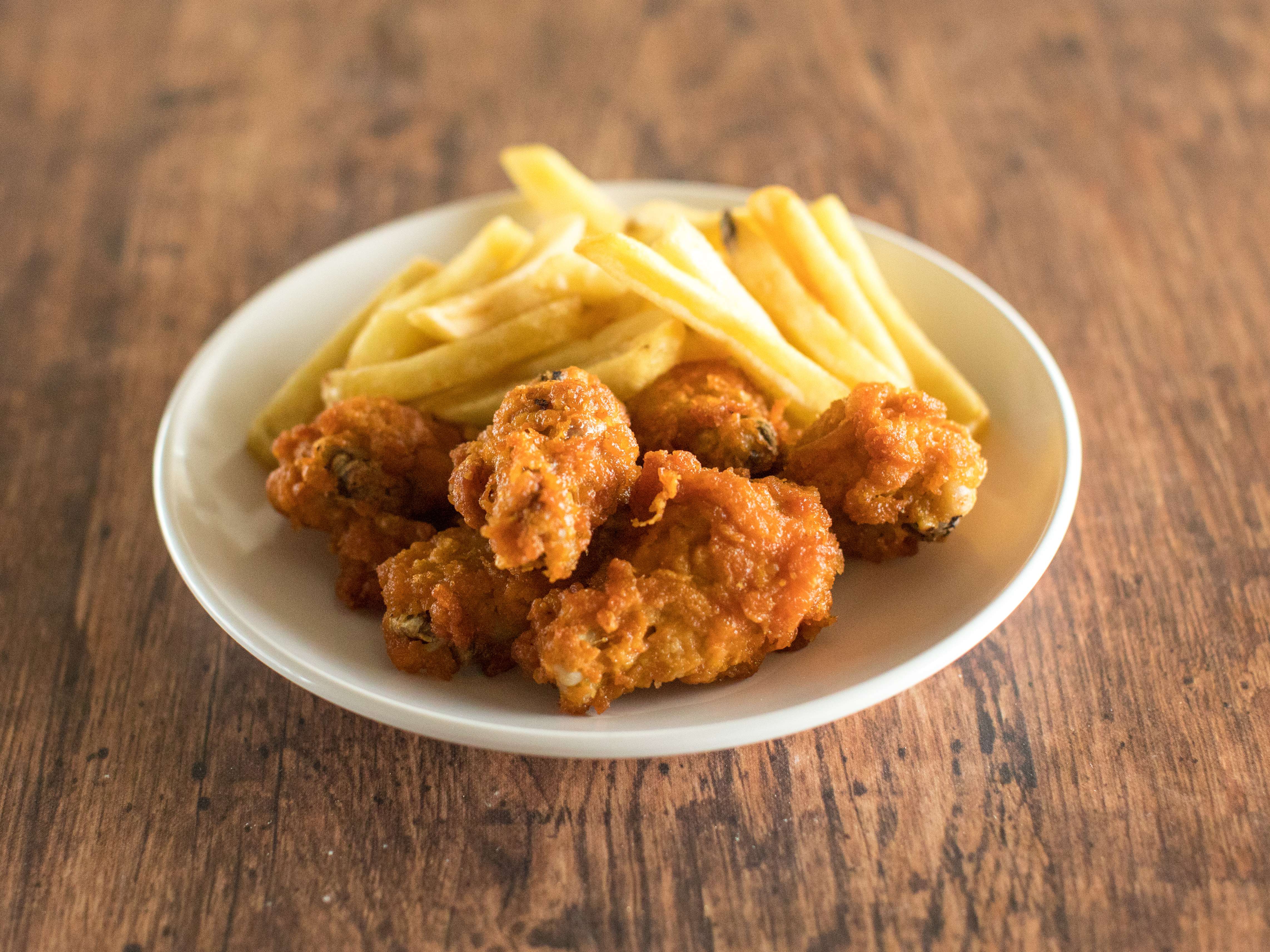 Order Wings with French Fries food online from Omg Pizza Richmond store, Richmond on bringmethat.com