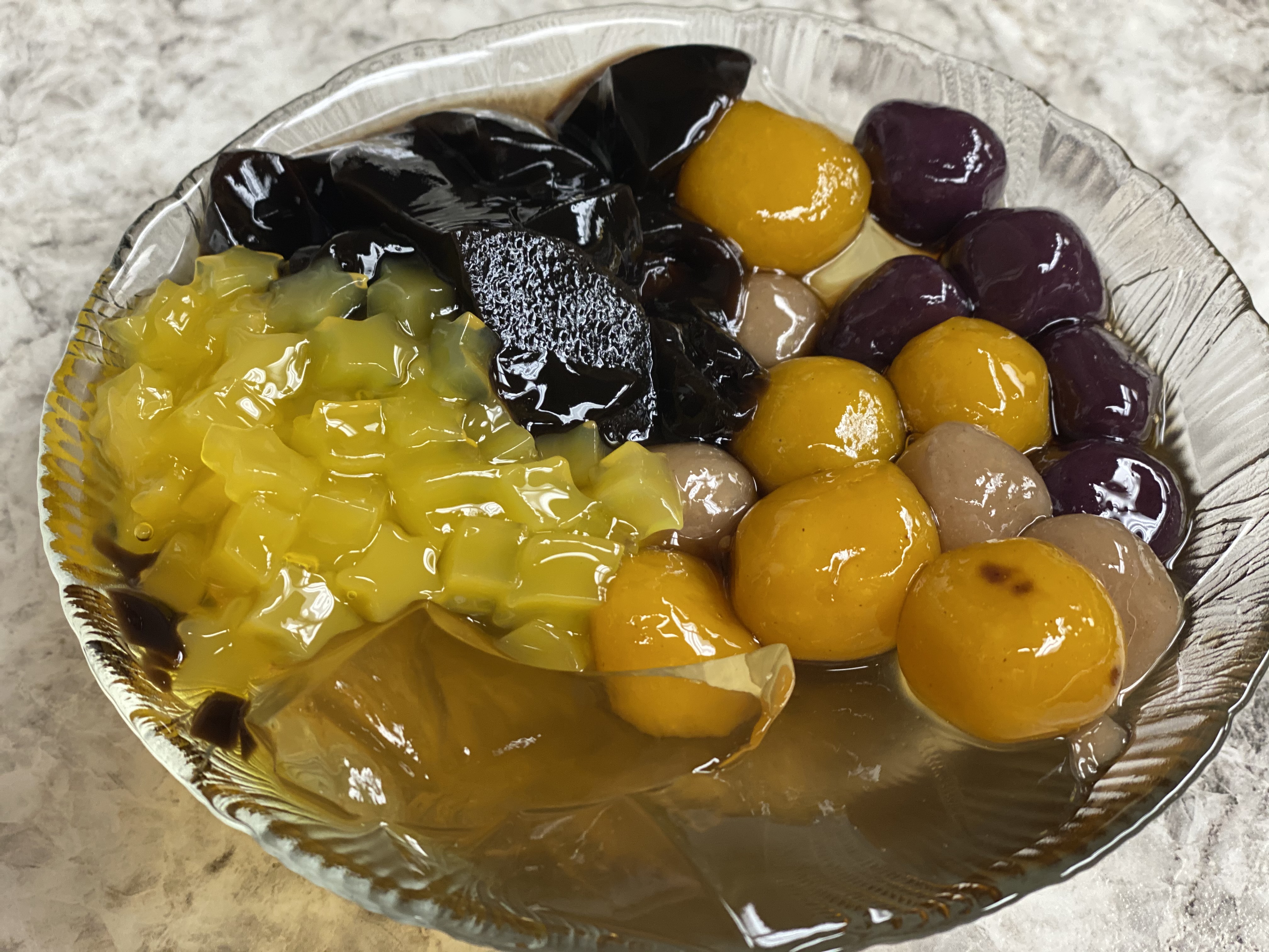 Order T10. Taro Balls with Grass Jelly 仙草芋圓 food online from Uncle Chen Primetime store, State College on bringmethat.com