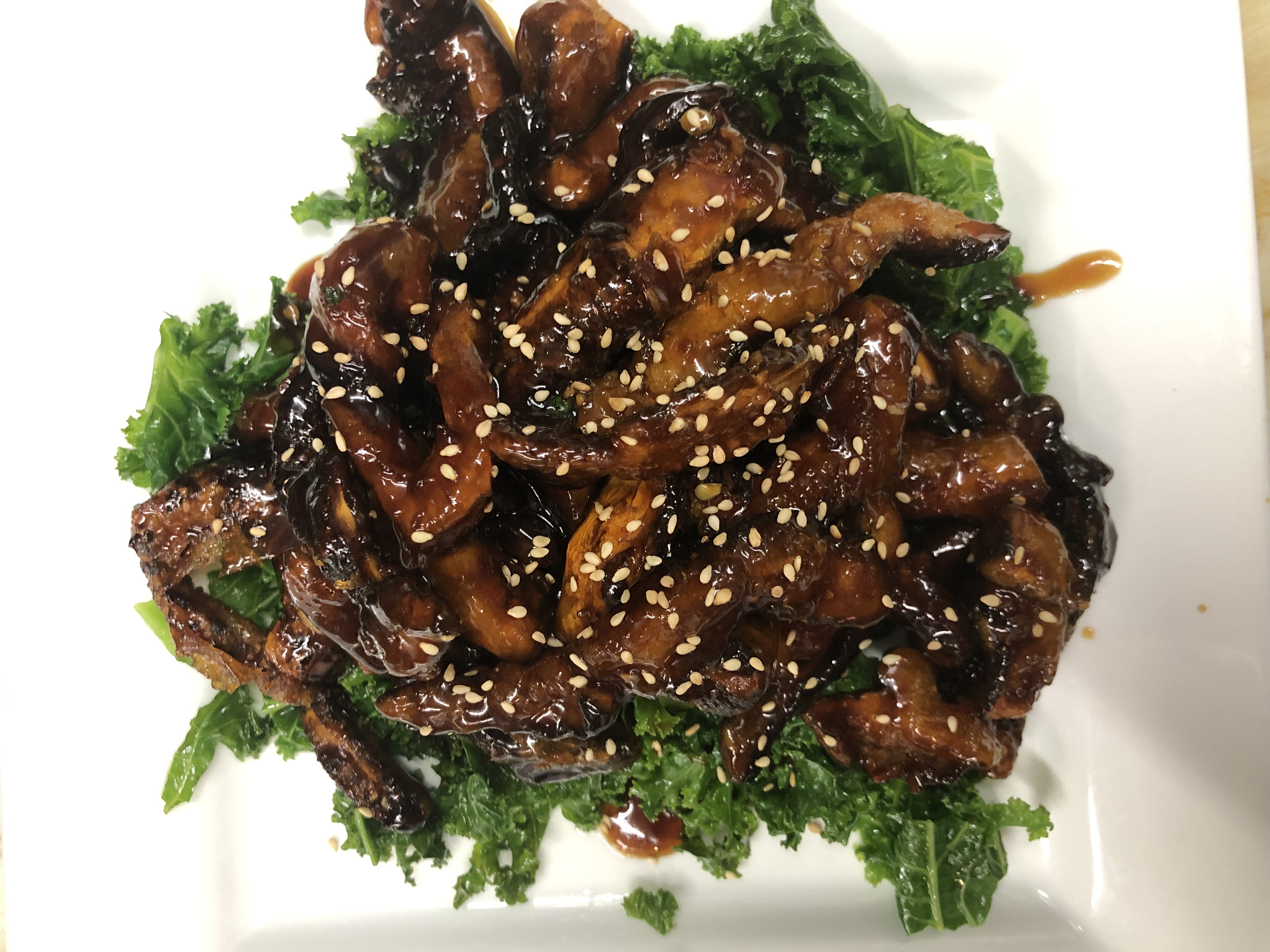 Order M13. Jade Mushrooms with Kale in Spicy Sweet Sauce food online from Dao palate store, Brooklyn on bringmethat.com