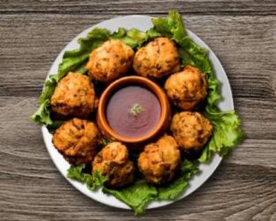 Order Classic Veggie Fritters food online from Biryani Factory store, Youngstown on bringmethat.com