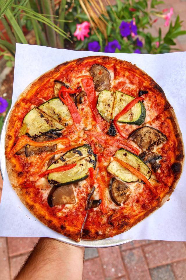 Order Vegetarian Red Pizzette food online from Locale Gastro Bar store, Patchogue on bringmethat.com