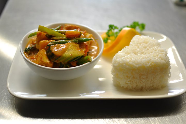 Order Mixed Vegetable and Tofu Curry food online from Sweet Lime Thai Cuisine store, San Francisco on bringmethat.com