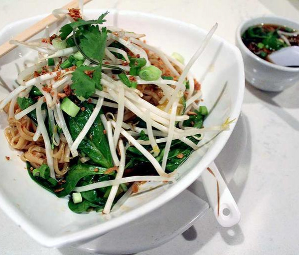 Order 46. Rice Noodle with Tofu food online from Araya's Place store, Los Angeles on bringmethat.com