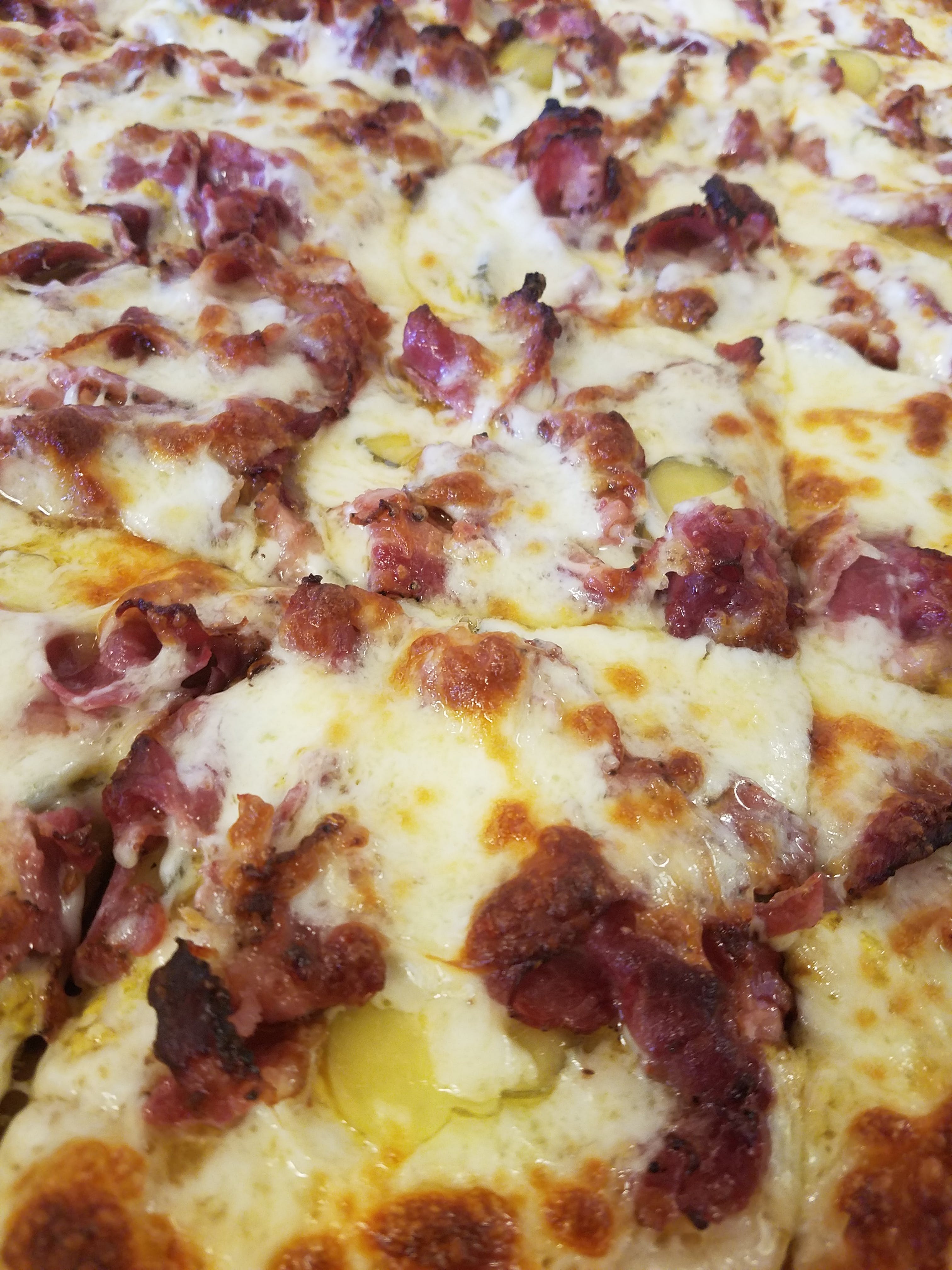 Order Pastrami Pizza - 8" (Serves 1 Person) food online from Catalano's Pizza store, Long Beach on bringmethat.com