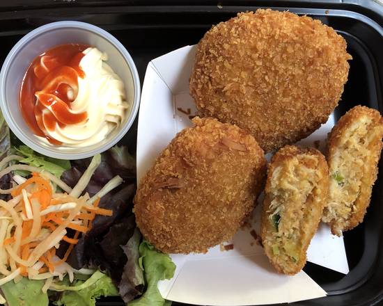Order Crab Cakes food online from Boba Life store, San Francisco on bringmethat.com