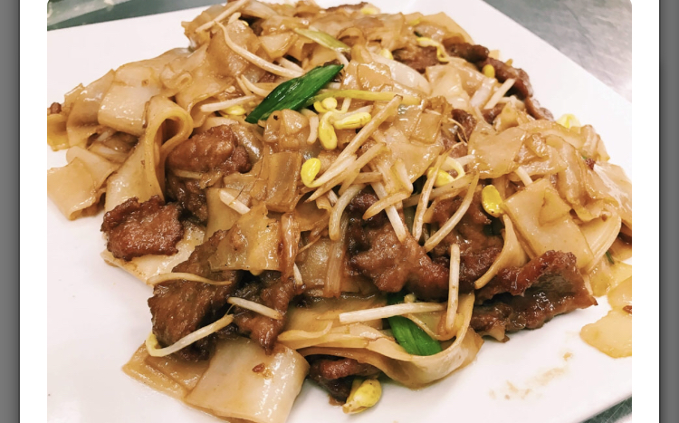 Order 24. Beef Chow Fun food online from Chopsticks Chinese Cuisine store, Ann Arbor on bringmethat.com