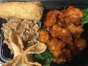 Order D晚 General Tso's Chicken 左宗几D18 food online from Moon Wok store, Lenexa on bringmethat.com