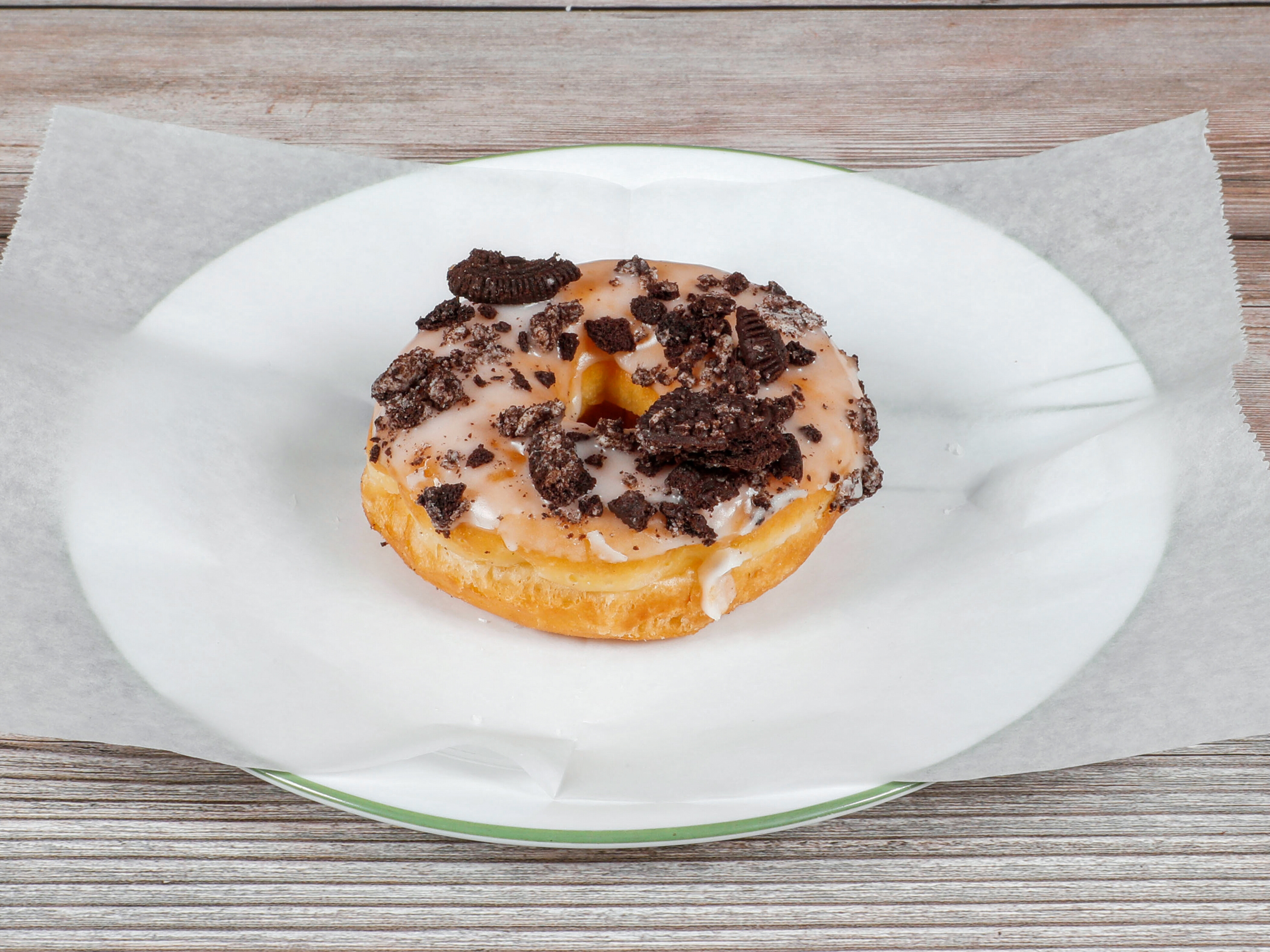Order Raised Oreo Cookie food online from Dawn Donuts store, San Jose on bringmethat.com