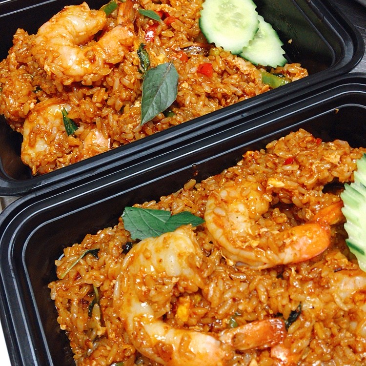 Order L Spicy Basil Fried Rice Lunch food online from Rice And Curry store, Ambler on bringmethat.com