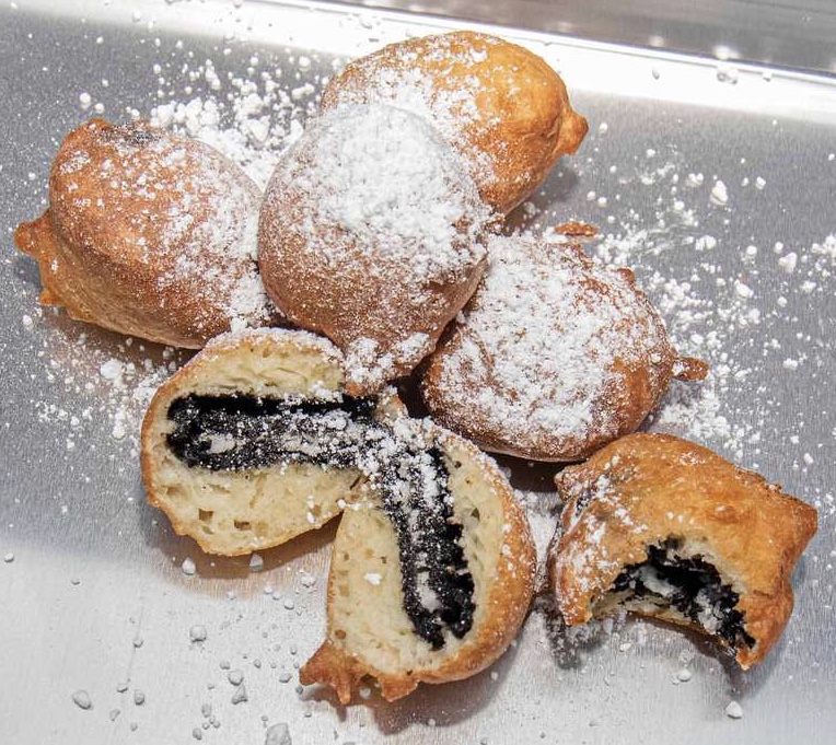 Order Fried Oreos food online from The Pink Company store, DeSoto on bringmethat.com