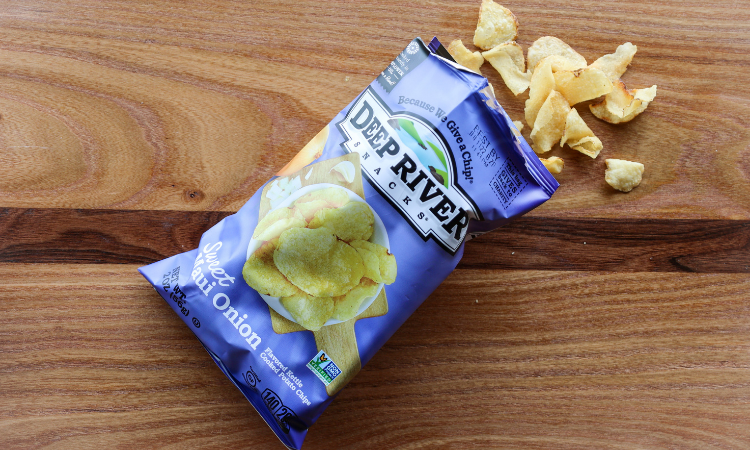 Order Maui Onion Chips food online from Longboards Wraps & Bowls store, Kansas City on bringmethat.com