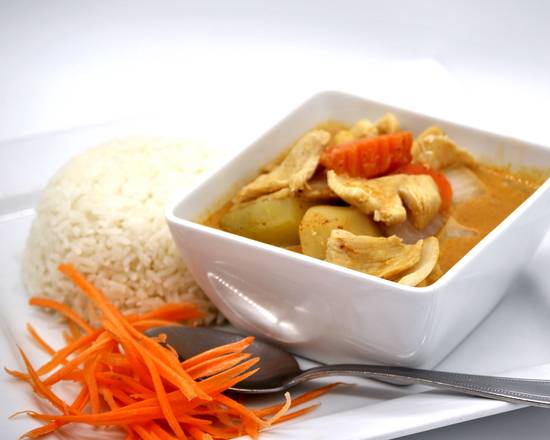 Order 37. Kaeng mussaman Mussaman curry food online from Downtown Thai & Pho store, Winston-Salem on bringmethat.com