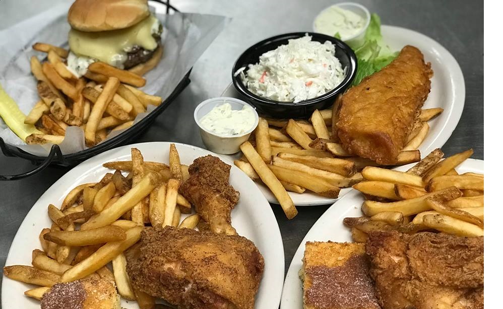 Order 8 Piece Meal Fried Chicken food online from Dominic's Bar & Grille store, Monrovia on bringmethat.com