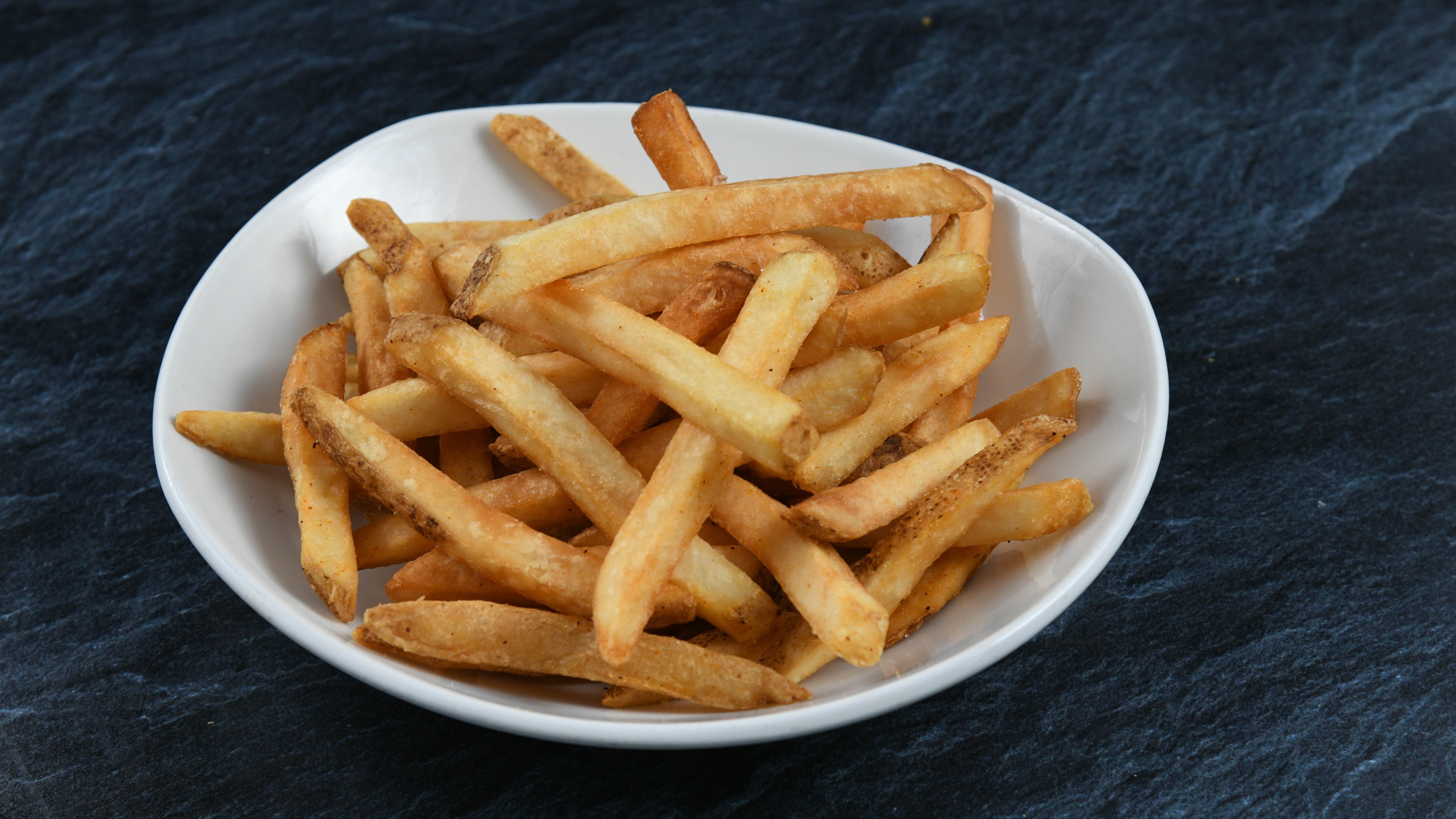 Order Safari Fries food online from Rainforest Cafe store, Tempe on bringmethat.com