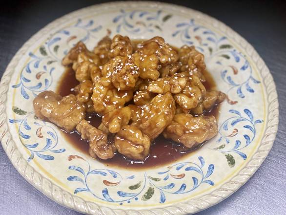 Order D7. Sesame Chicken Dinner 芝麻雞套餐 food online from Uncle Chen's Chinese Restaurant store, State College on bringmethat.com