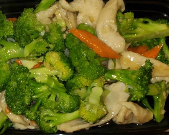 Order Chicken with Broccoli 西兰鸡 food online from Canton Phoenix store, Tigard on bringmethat.com