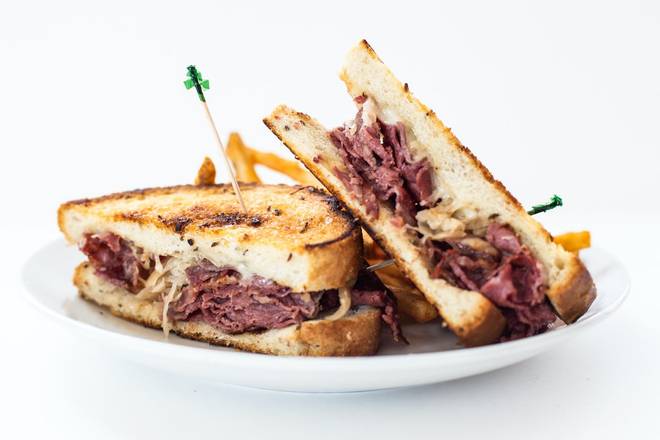 Order Signature Reuben food online from Sunny Street Cafe store, Des Peres on bringmethat.com