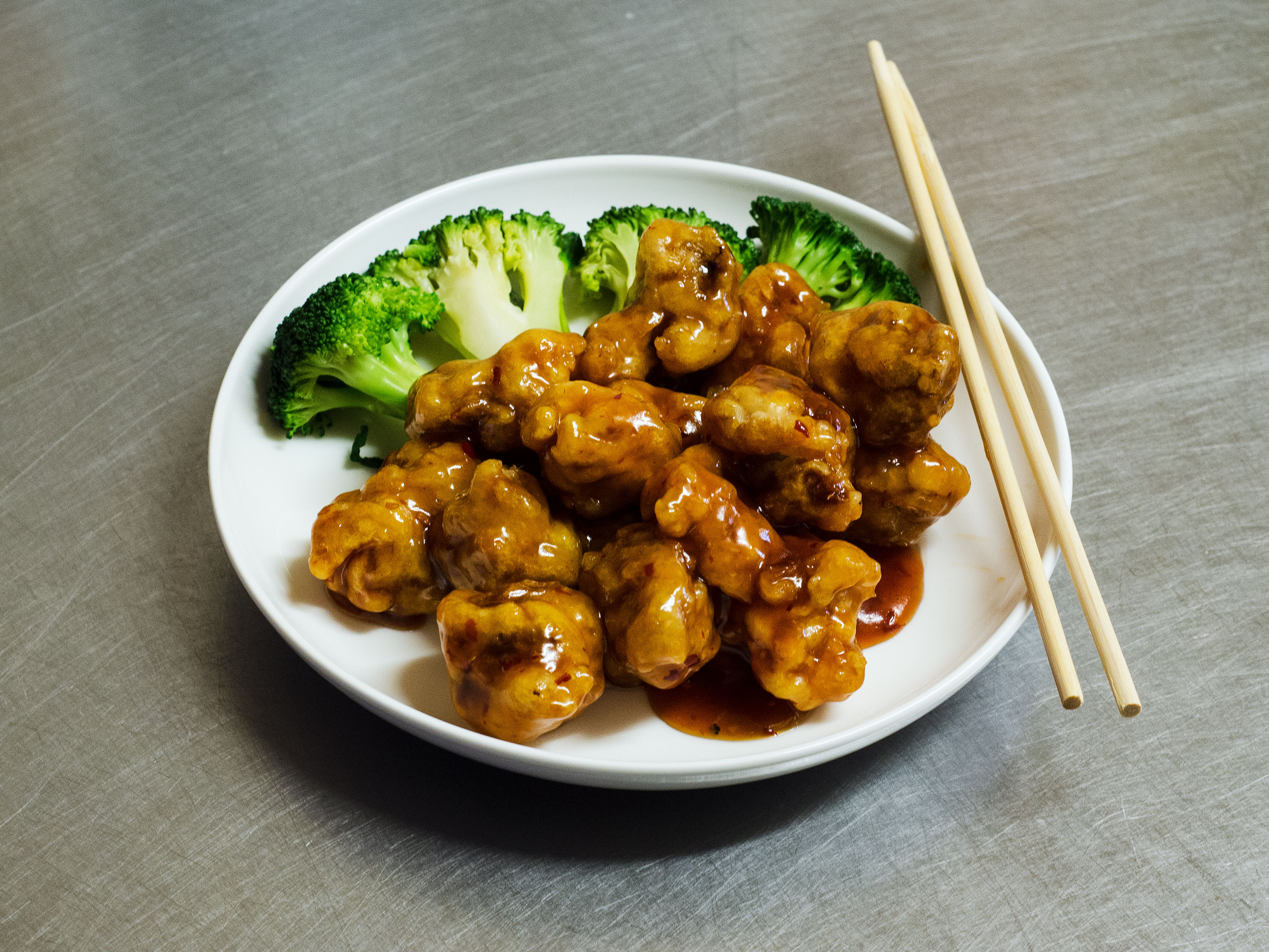 Order General Tso's Chicken food online from New Wong House store, Philadelphia on bringmethat.com