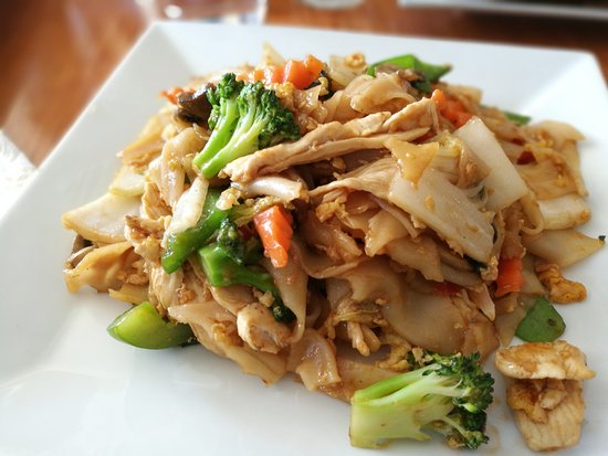 Order Pad See Eew food online from Esann Thai Restaurant store, Midlothian on bringmethat.com