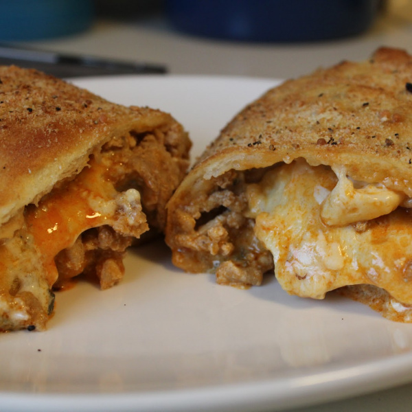 Order Chicken Calzone food online from Giovanni's store, Blauvelt on bringmethat.com