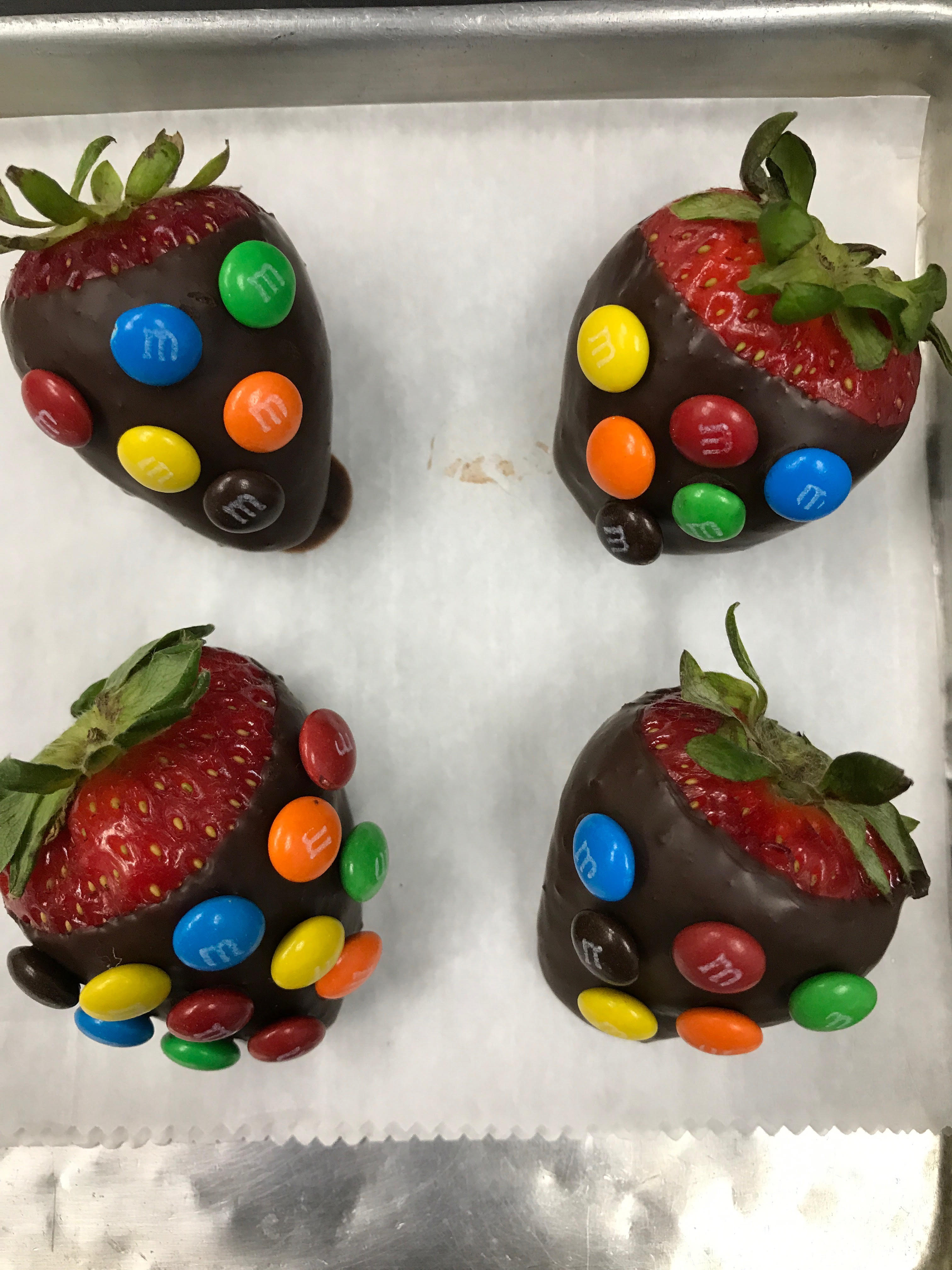 Order 4 Ct- M&M Chocolate dipped strawberries! food online from Menchie Frozen Yogurt store, League City on bringmethat.com
