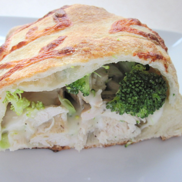 Order 25. Broccoli and Ricotta Calzone food online from Pizza Market & Arepas store, Elizabeth on bringmethat.com