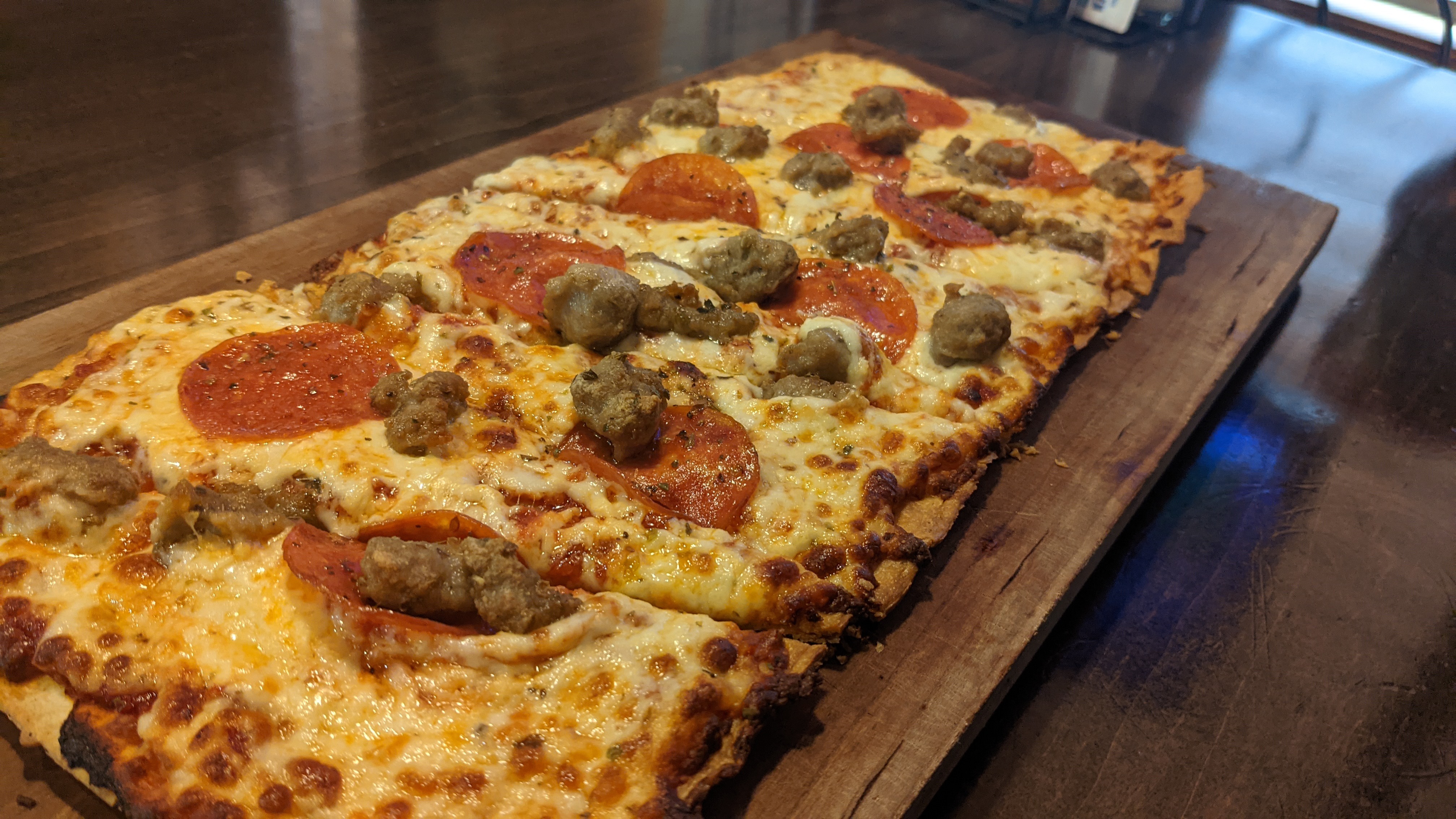 Order Sausage & Pepperoni Flatbread Pizza food online from Ground Round store, Neenah on bringmethat.com