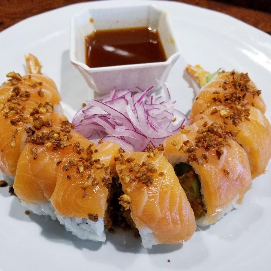Order Garlic Salmon Roll food online from Tomomi Sushi store, Alhambra on bringmethat.com