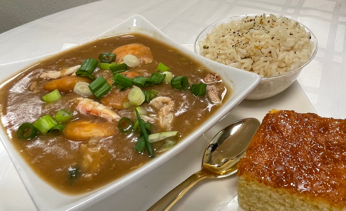 Order Dive Seafood Gumbo* food online from SOUPDIVE store, Southfield on bringmethat.com