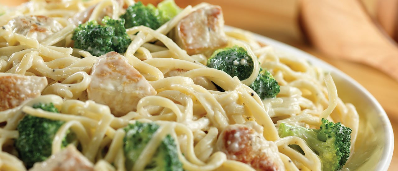 Order Chicken Broccoli Alfredo food online from Two Cousins Paradise store, Paradise on bringmethat.com