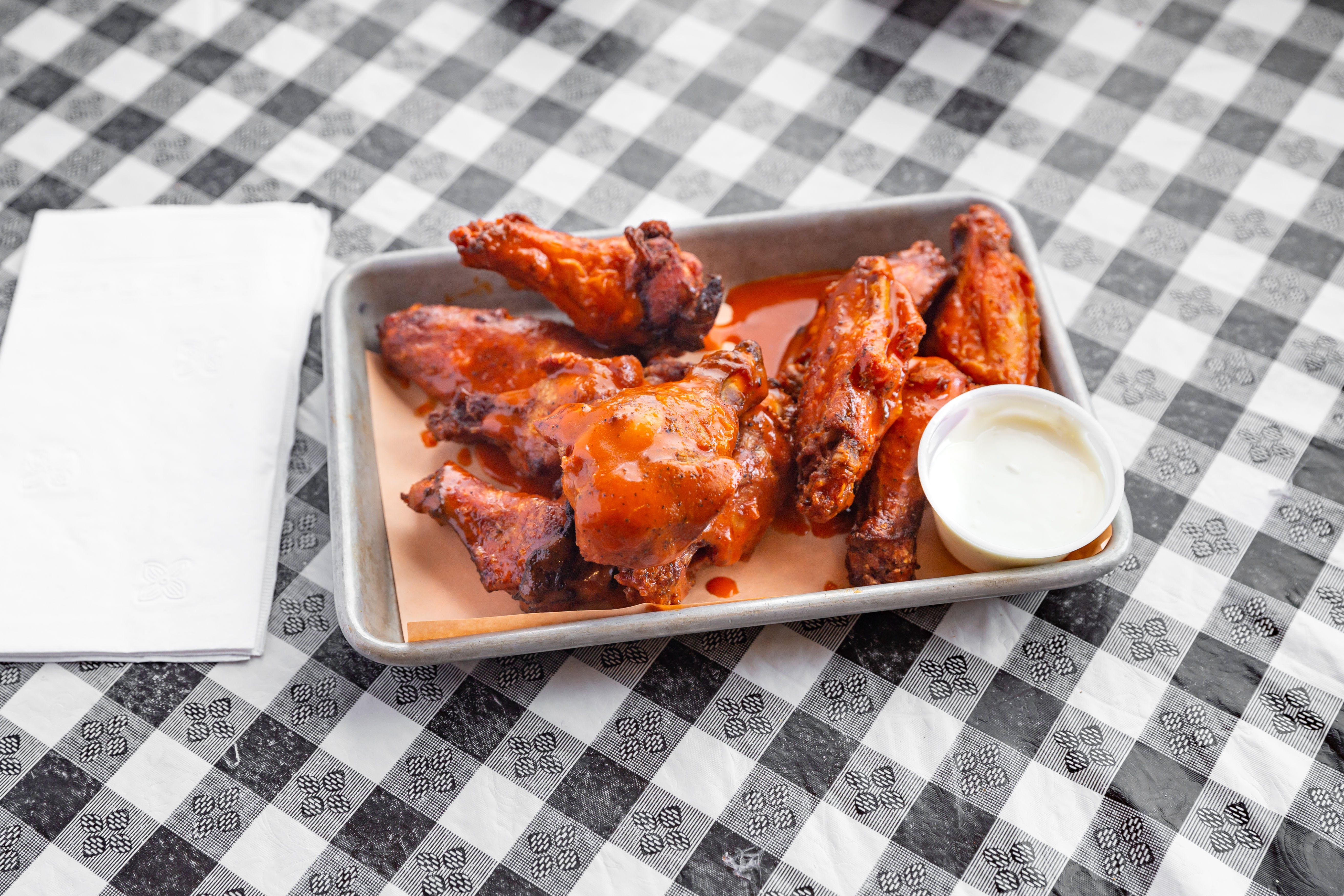 Order Wings - 10 Pieces food online from Pizzeria Romana North Attleboro store, North Attleborough on bringmethat.com