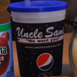 Order 32 oz. Fountain Soft Drink food online from Uncle Sams store, Peoria on bringmethat.com