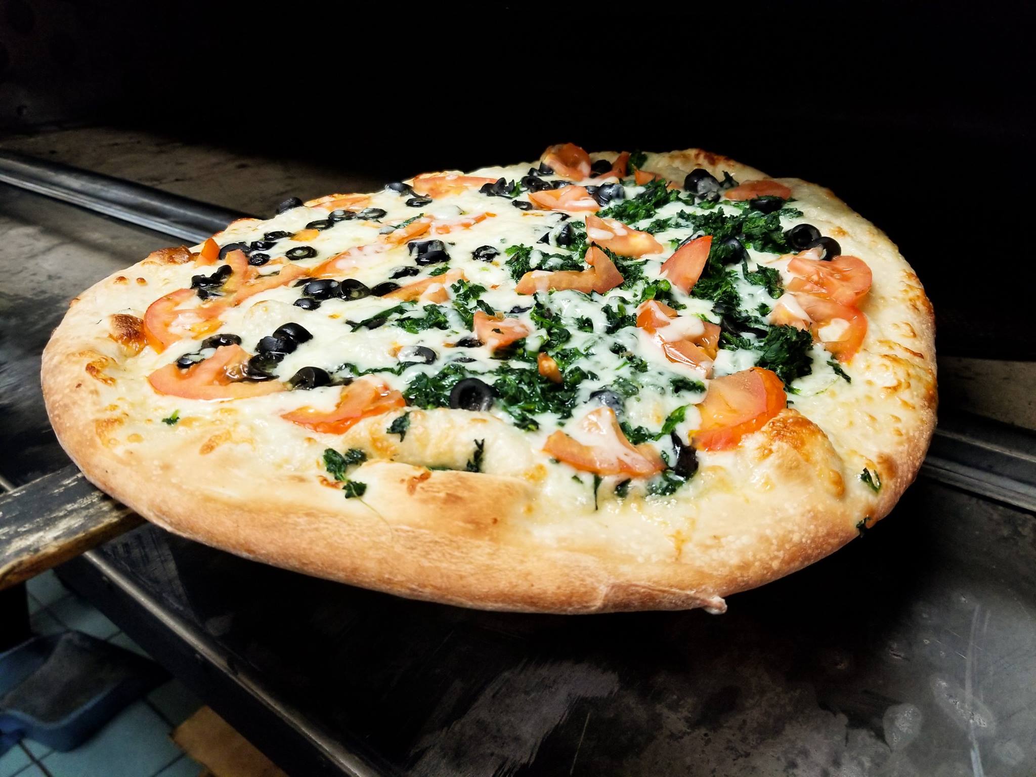 Order Vegetable Pizza food online from Bobs Pizza and Chicken store, Upper Darby on bringmethat.com