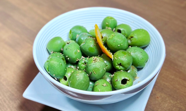 Order Citrus Marinated Olives food online from ENO store, Chicago on bringmethat.com