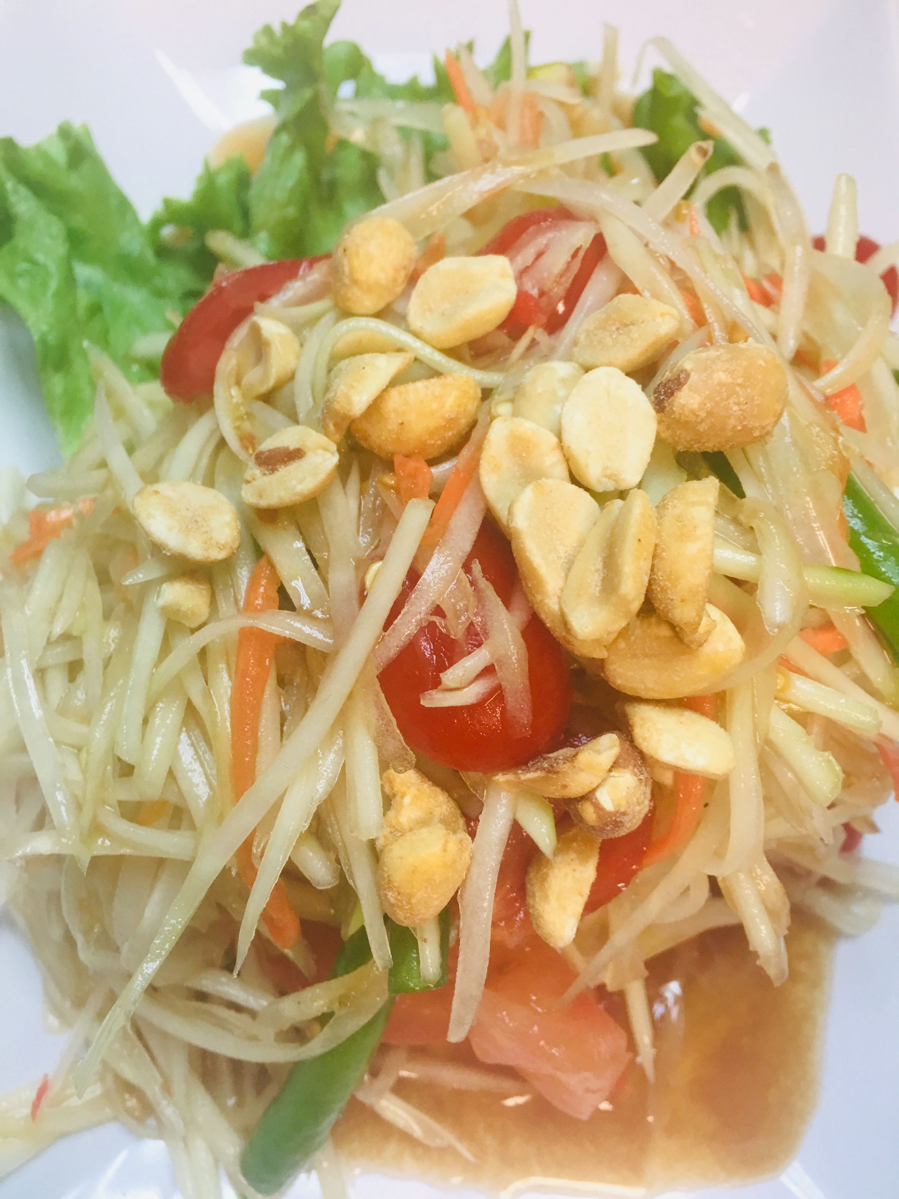 Order Y8. Papaya Salad food online from Thai Top Ten store, Richmond on bringmethat.com