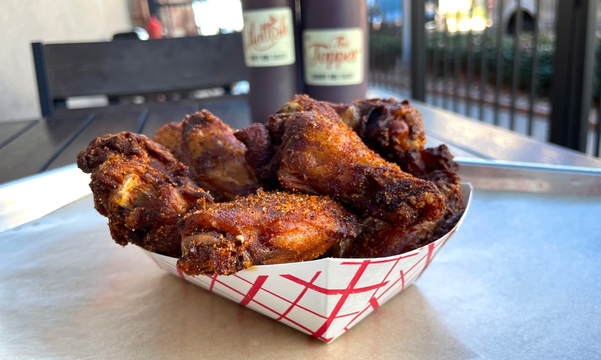 Order Dry Rub Chicken Wings food online from Gque Bbq store, Lone Tree on bringmethat.com