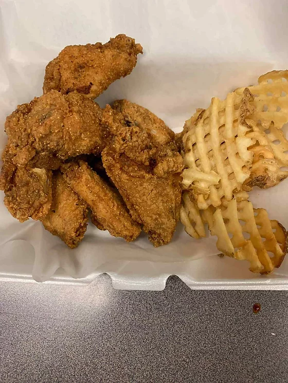 Order Classic Wings food online from Jazzy159 store, Fairview Heights on bringmethat.com
