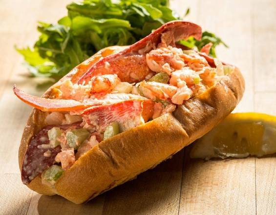 Order Chilled Lobster Roll Sandwich food online from Chickie & Pete store, Bordentown on bringmethat.com