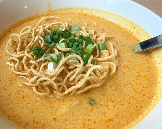 Order Chiang Mai Noodles food online from Kuni Thai Cuisine store, Spokane on bringmethat.com