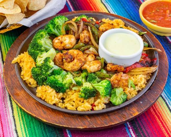 Order 65. The Border Skillet food online from Los Tres Amigos Mexican Restaurant store, Slidell on bringmethat.com
