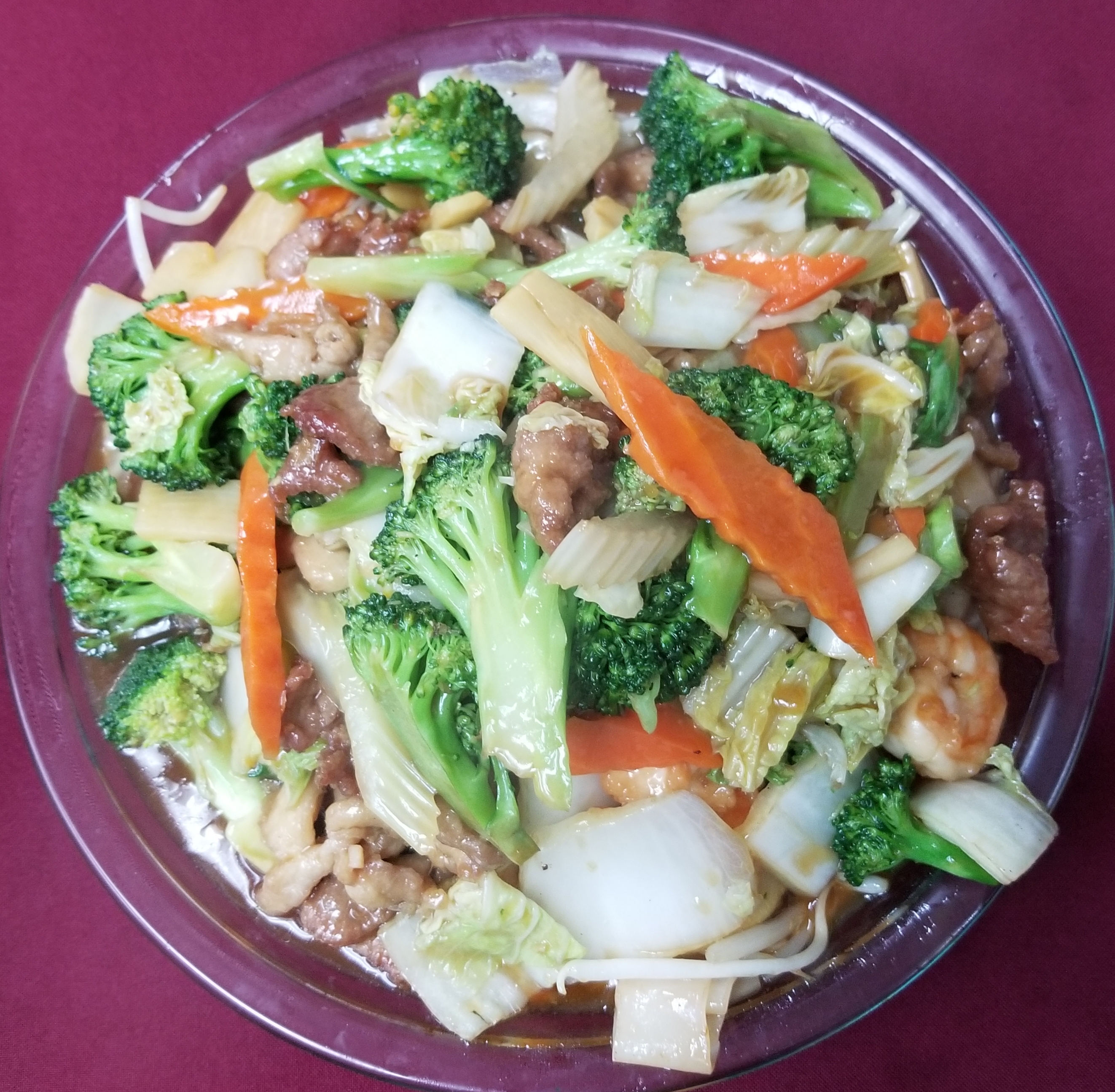 Order 605. House Special Chow Fun food online from Thien Hoang Restaurant store, Portland on bringmethat.com